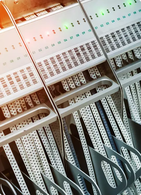Monitor de sala de controle exibindo diagrama unifilar